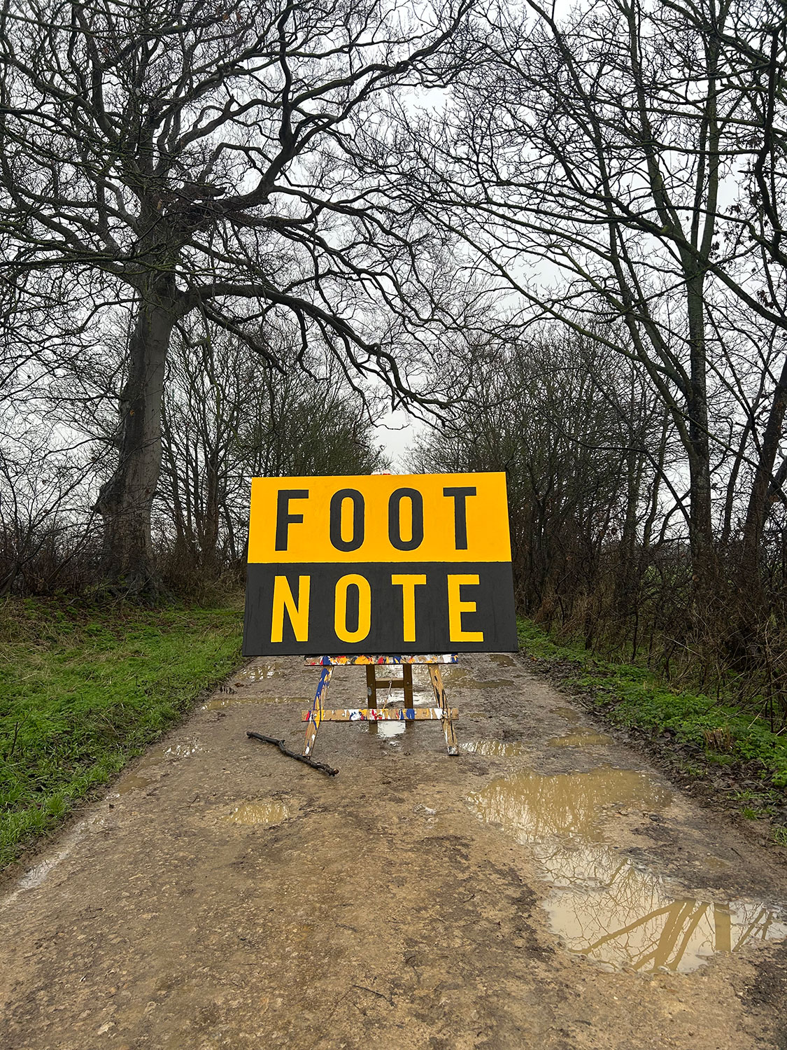 Foot Note painting in Great Lane, Bierton, Vale of Aylesbury, December 2025